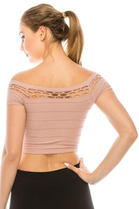 PEEPING SHORT SLEEVE CROP TOP